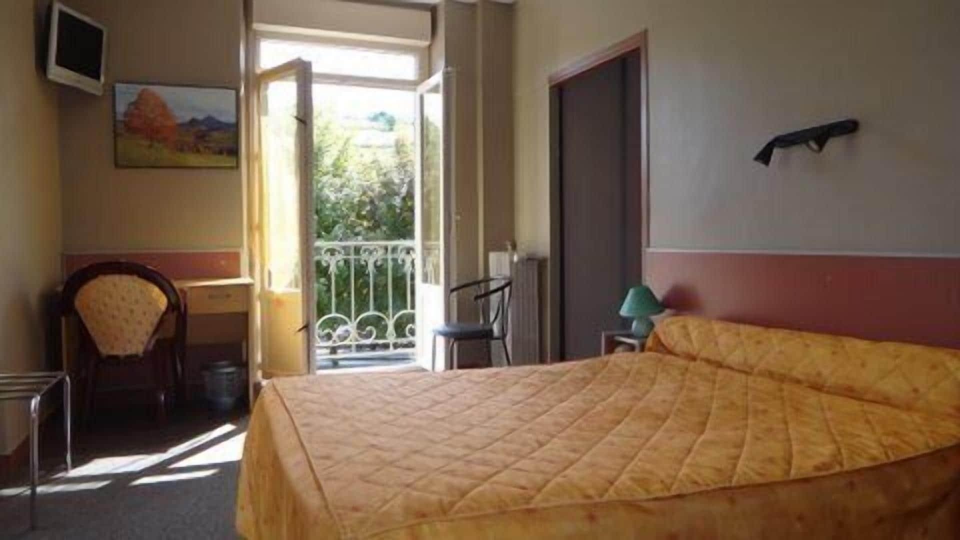 Hotel Au Val Dore La Bourboule ภายนอก รูปภาพ