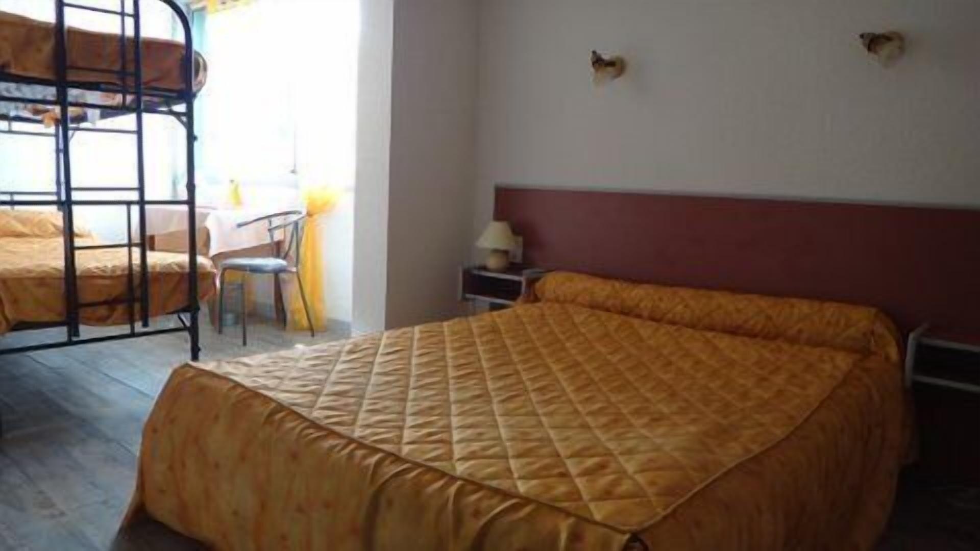 Hotel Au Val Dore La Bourboule ภายนอก รูปภาพ