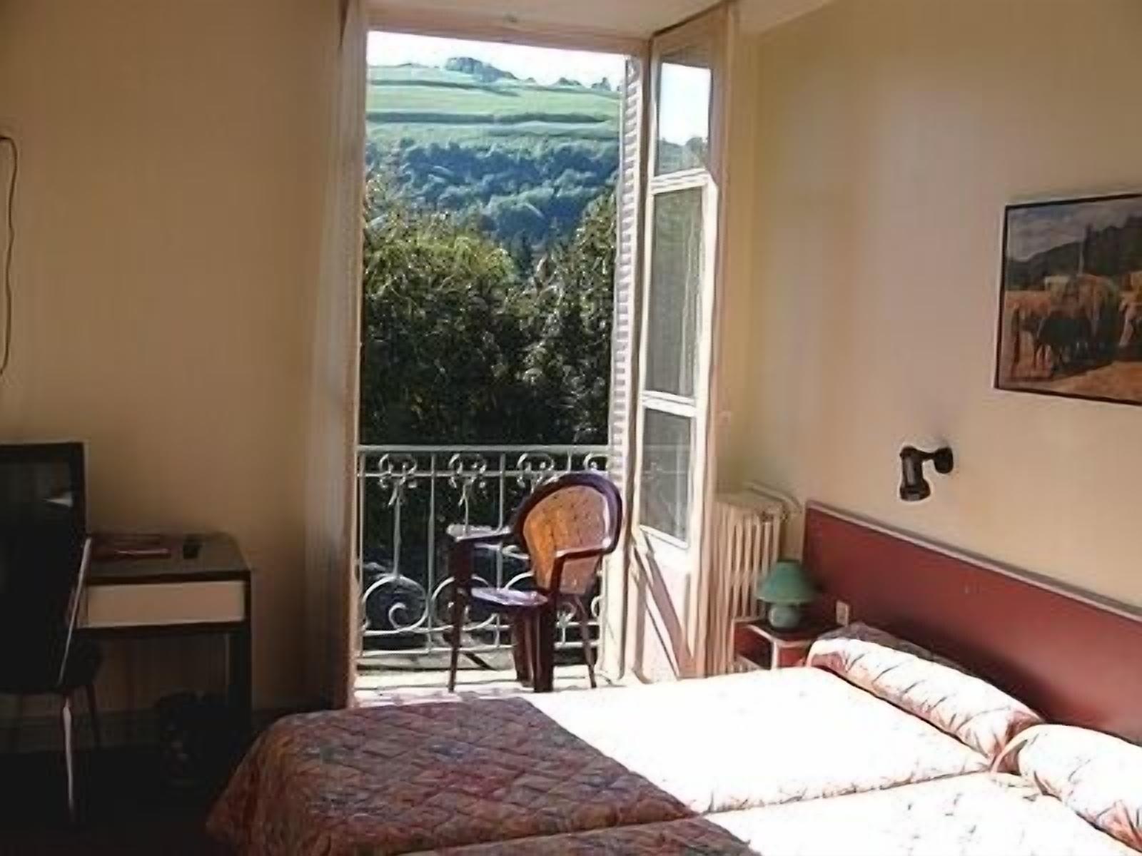 Hotel Au Val Dore La Bourboule ภายนอก รูปภาพ