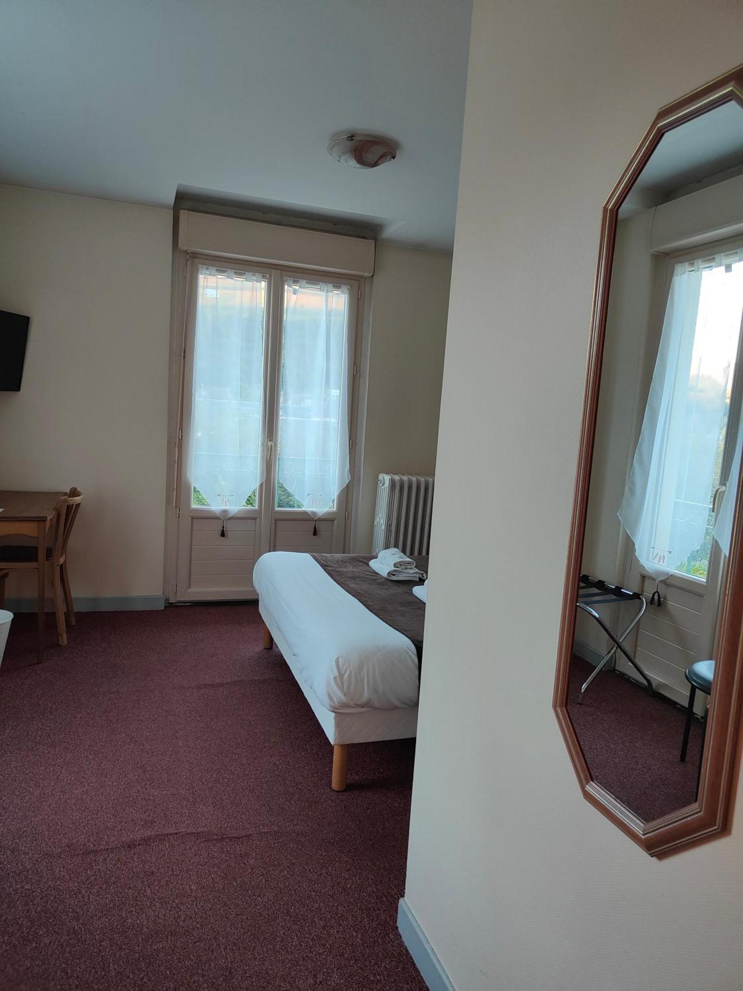 Hotel Au Val Dore La Bourboule ภายนอก รูปภาพ