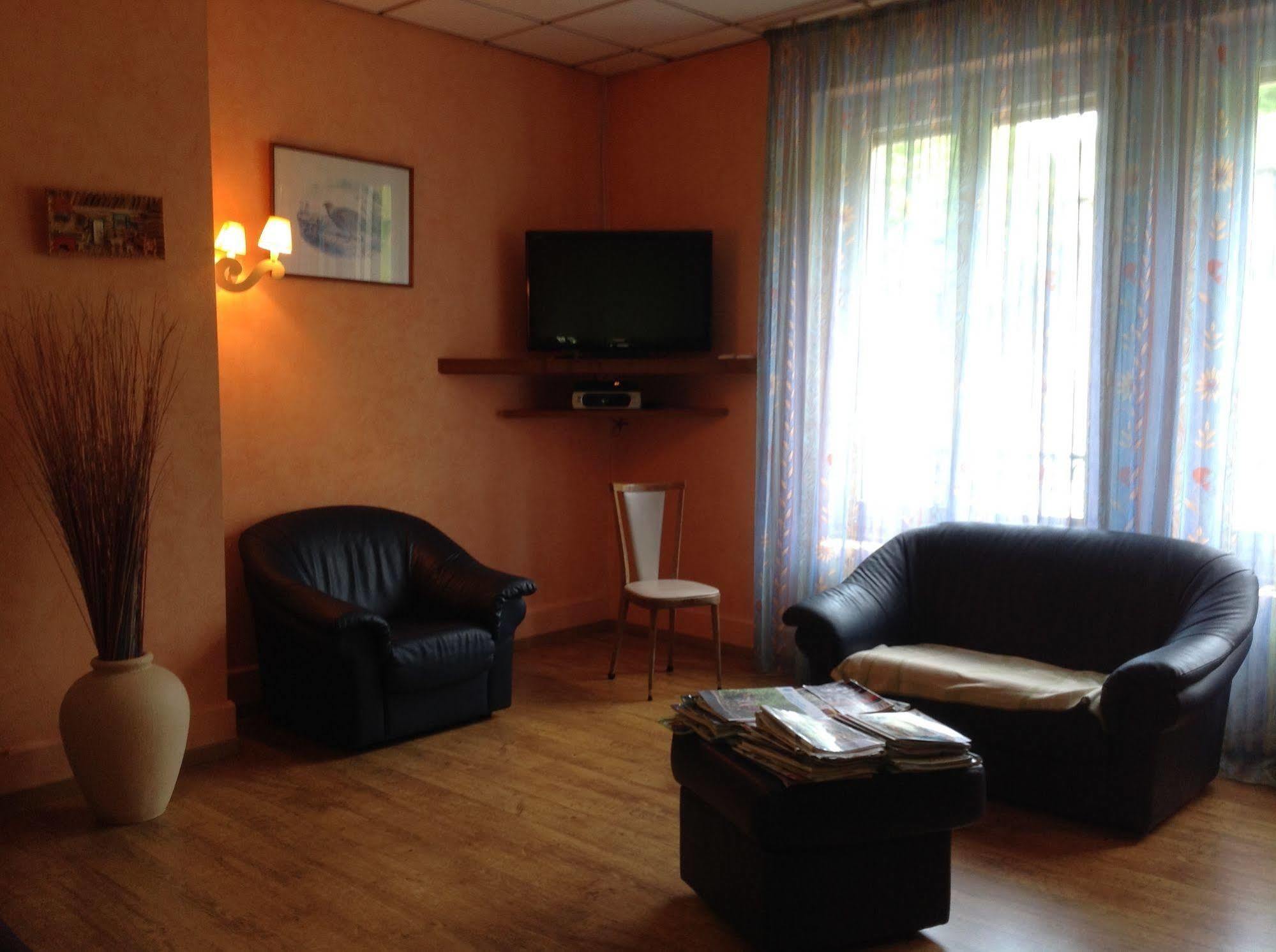 Hotel Au Val Dore La Bourboule ภายนอก รูปภาพ